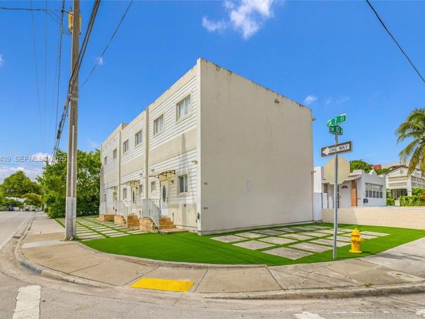 642 SW 10th Ave , Miami, FL 33130