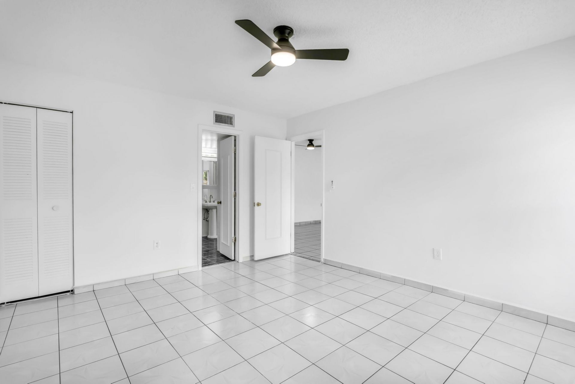 4707 NW 7th Street, Unit 110-8, Miami, FL 33126 Photo