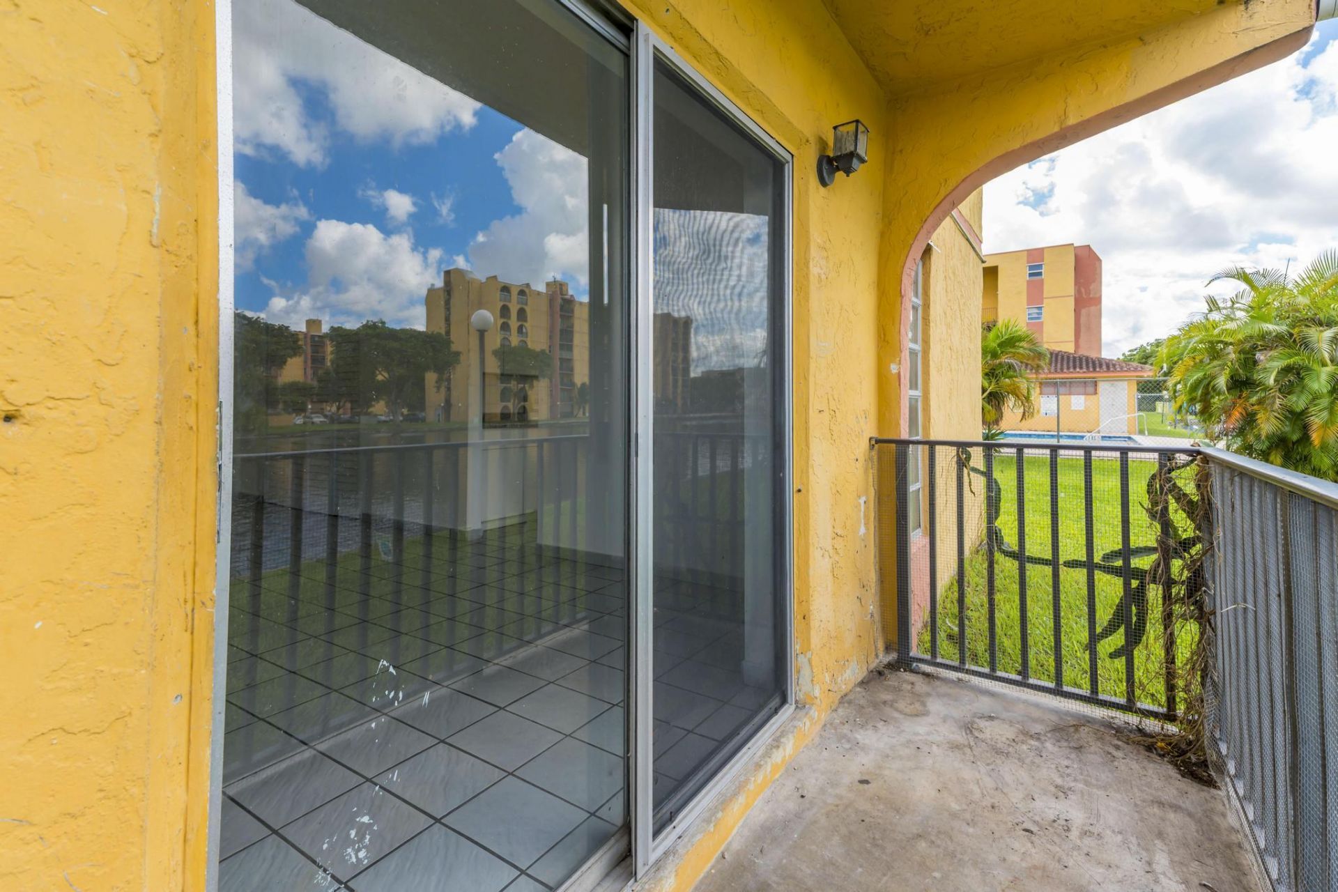 4707 NW 7th Street, Unit 110-8, Miami, FL 33126 Photo