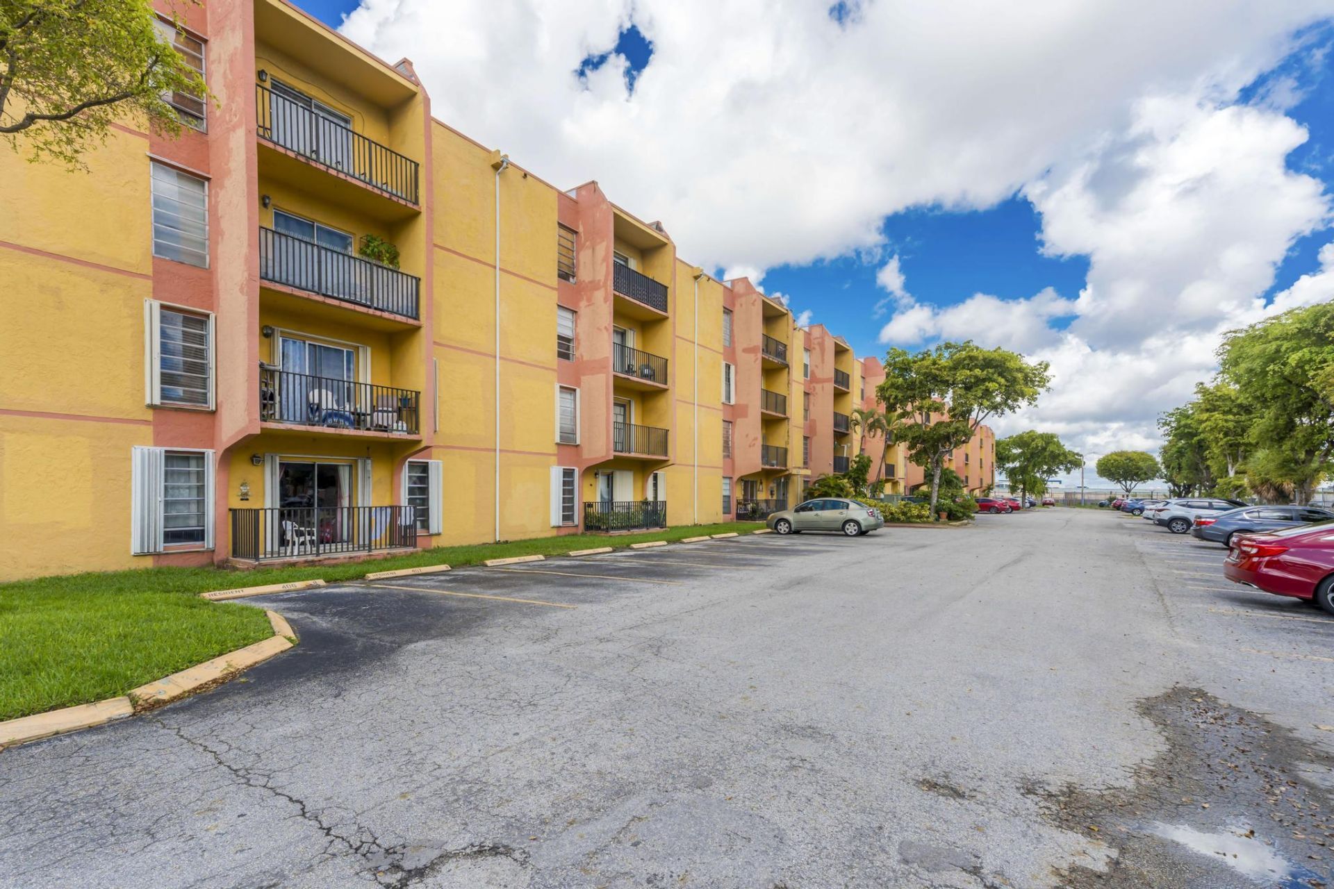 4707 NW 7th Street, Unit 110-8, Miami, FL 33126 Photo