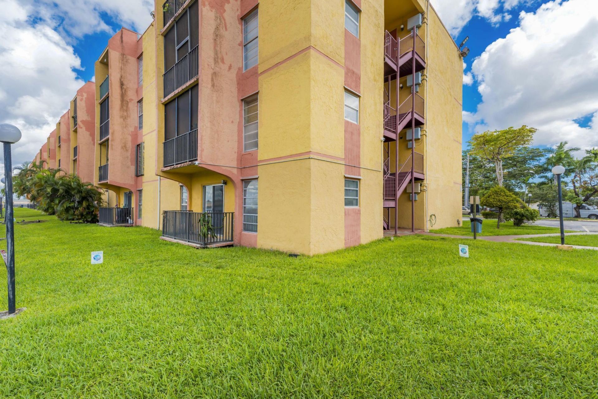 4707 NW 7th Street, Unit 110-8, Miami, FL 33126 Photo