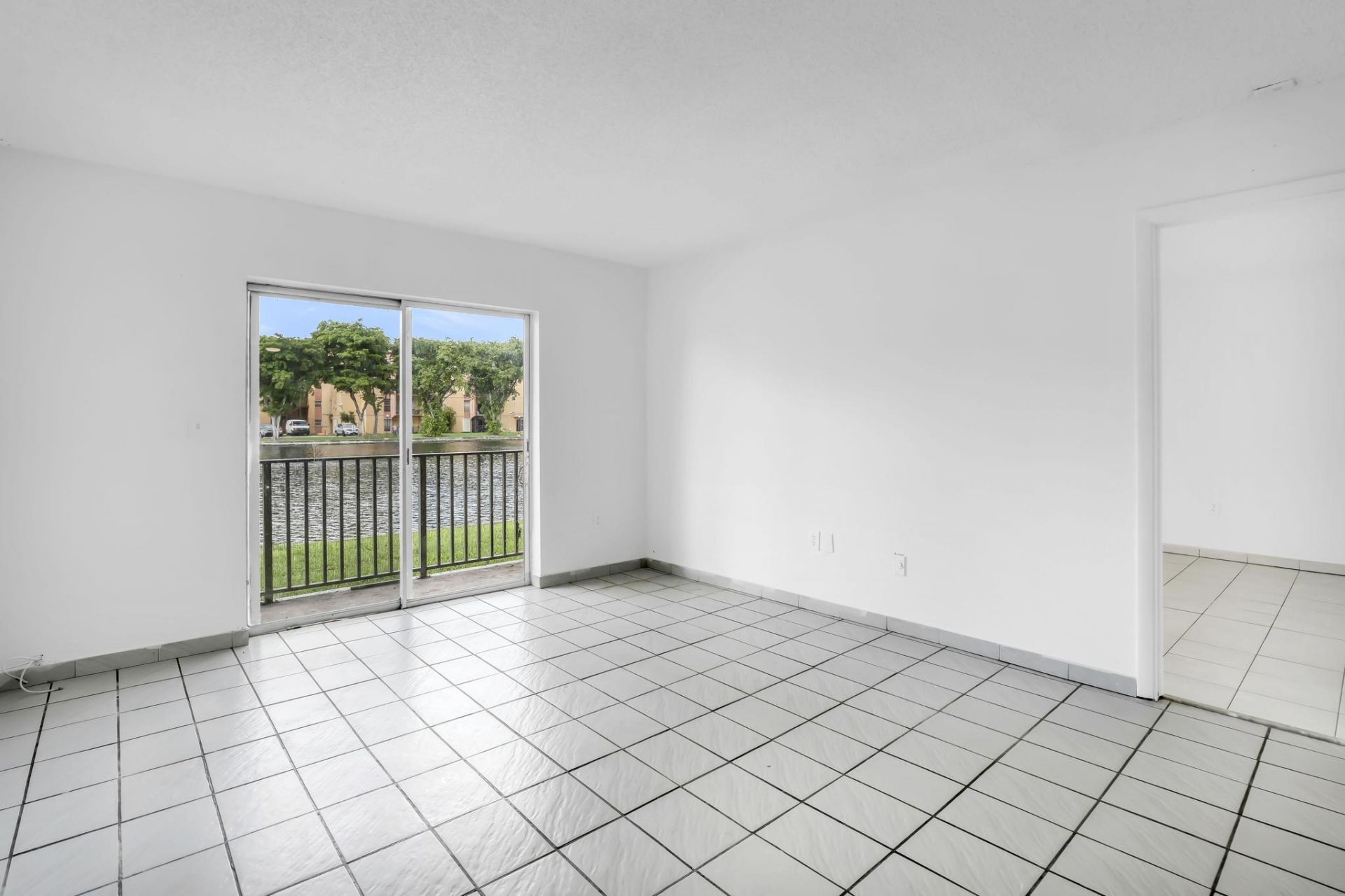 4707 NW 7th Street, Unit 110-8, Miami, FL 33126 Photo