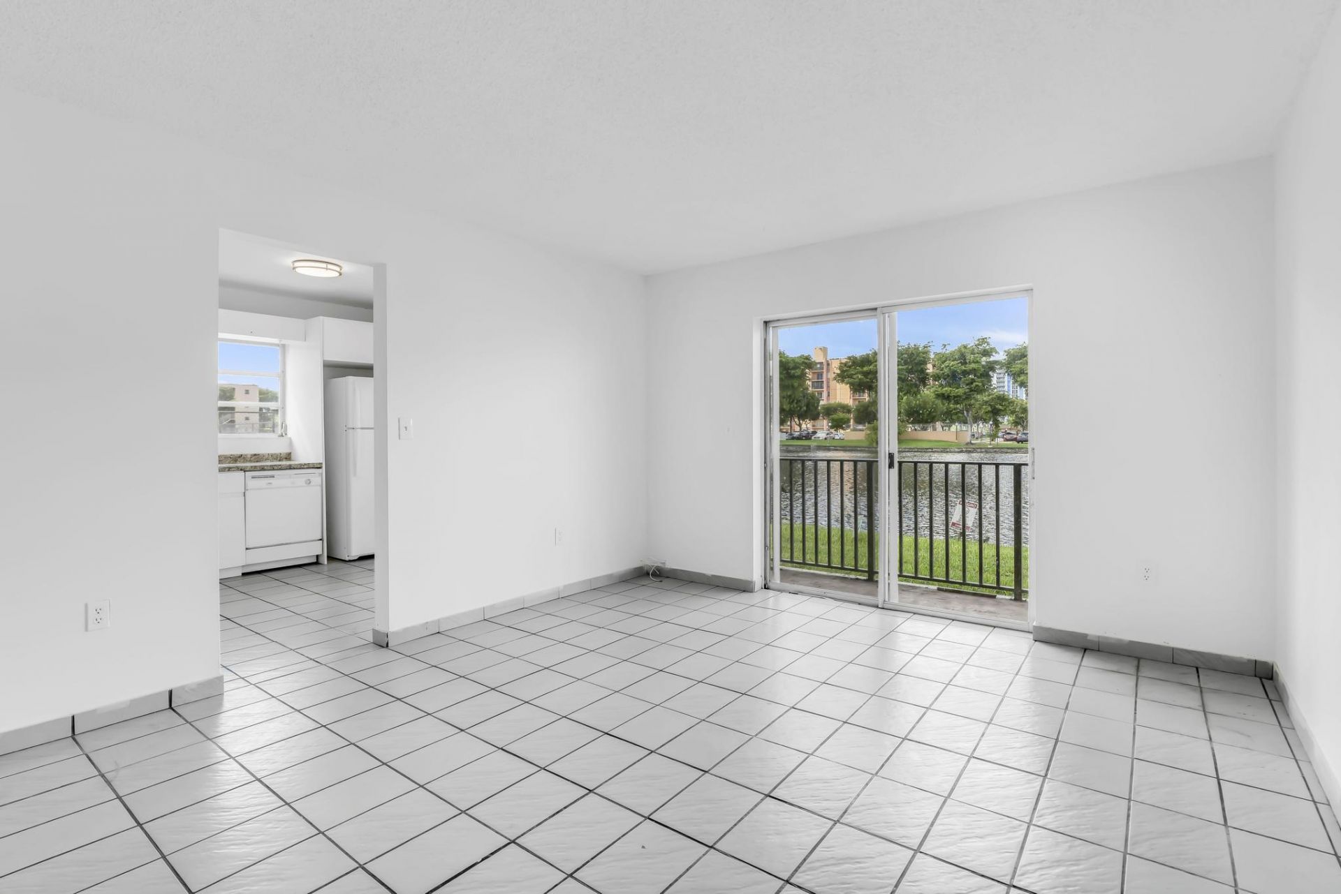 4707 NW 7th Street, Unit 110-8, Miami, FL 33126 Photo