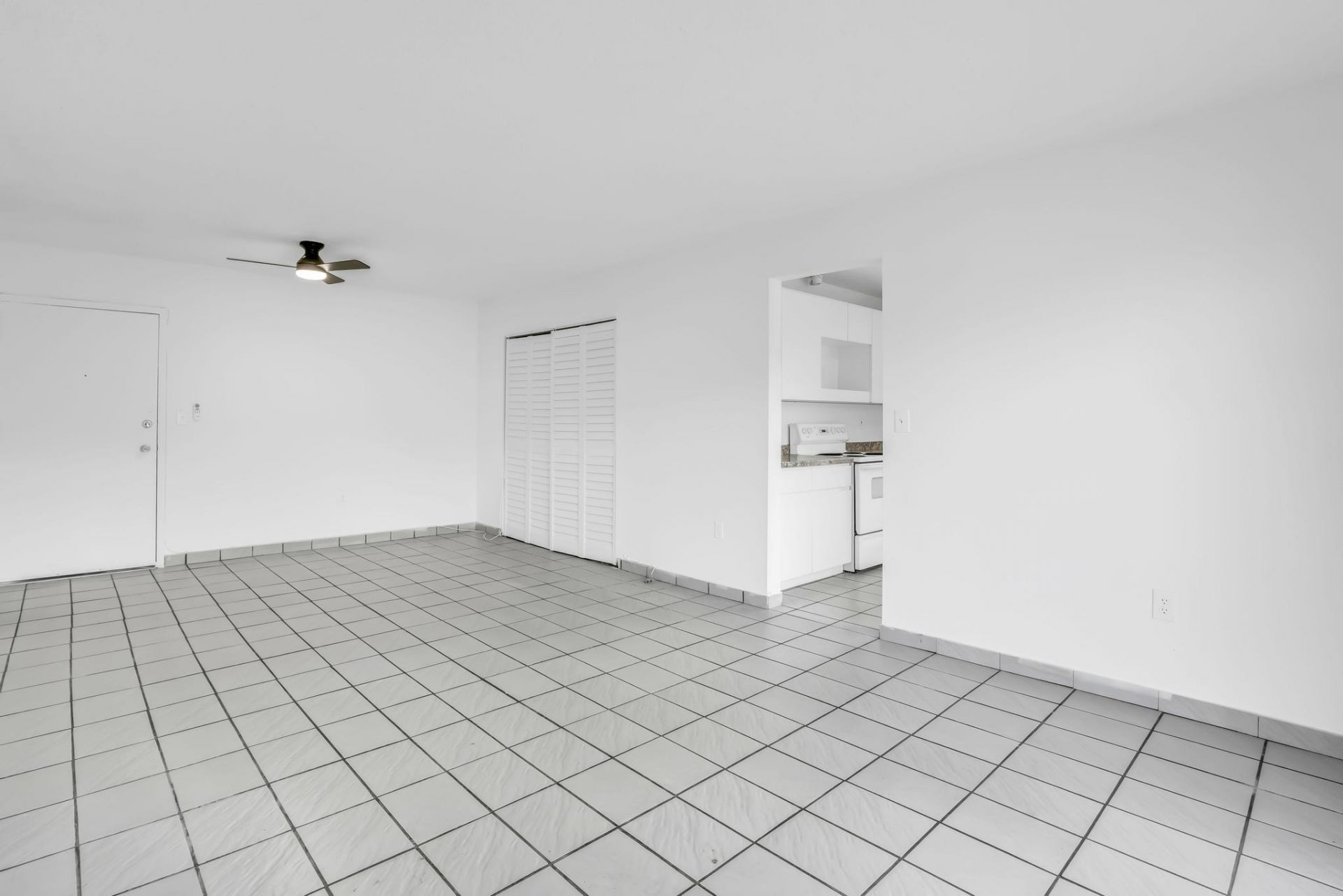 4707 NW 7th Street, Unit 110-8, Miami, FL 33126 Photo