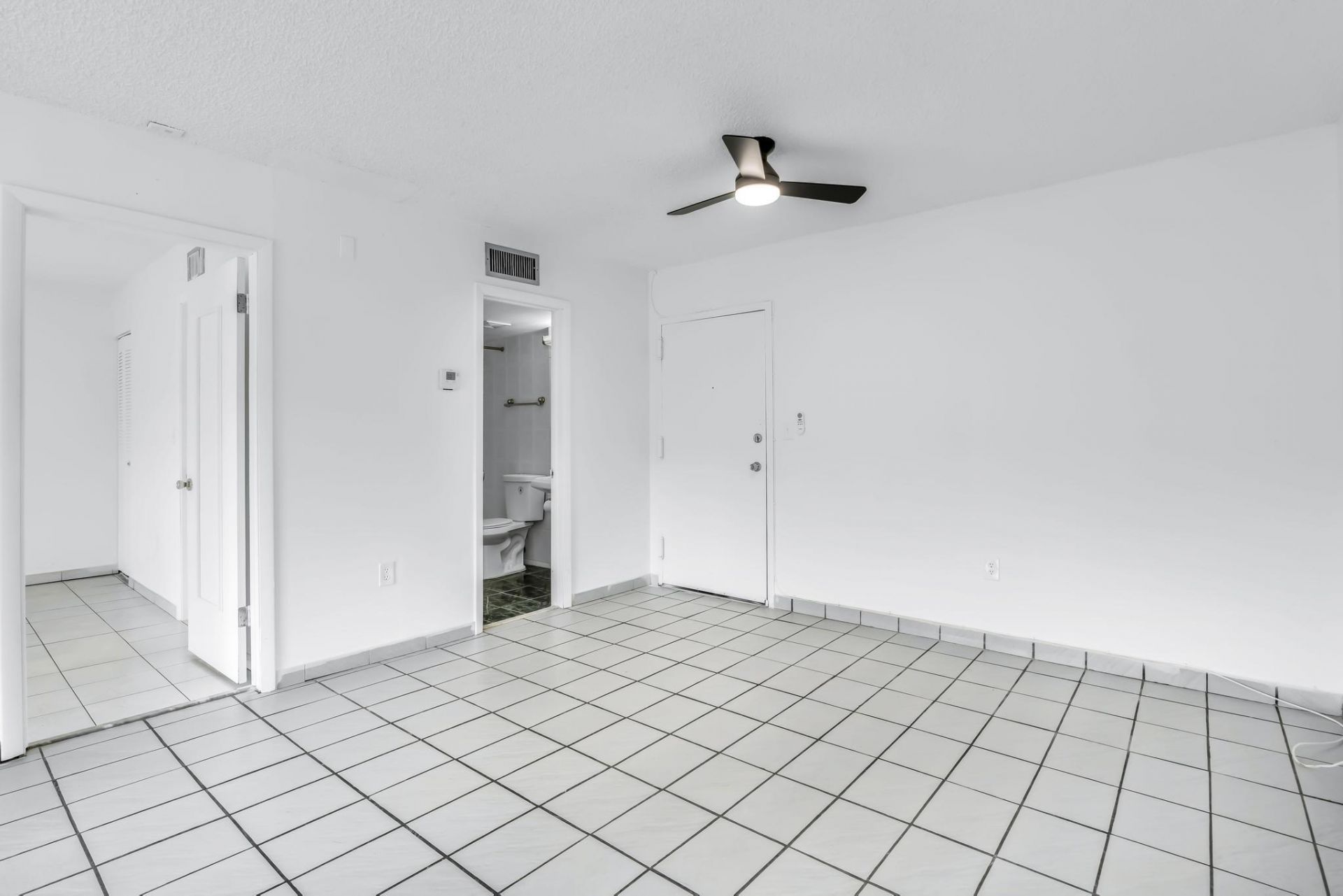 4707 NW 7th Street, Unit 110-8, Miami, FL 33126 Photo