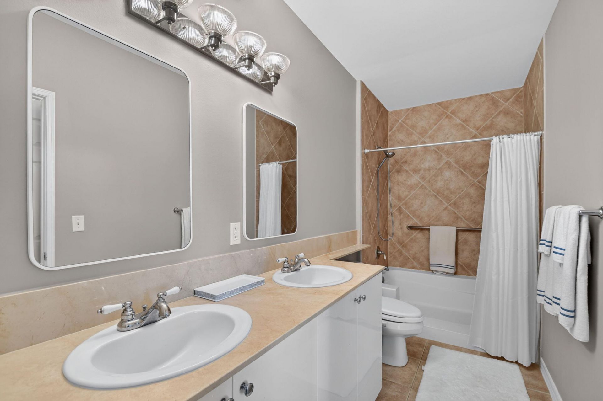 806 E Windward Way, Unit 108, Lantana, FL 33462 Photo