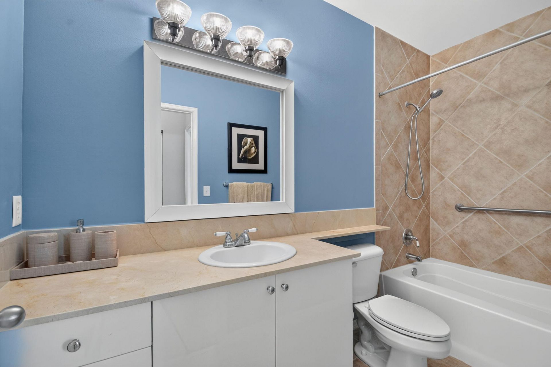 806 E Windward Way, Unit 108, Lantana, FL 33462 Photo