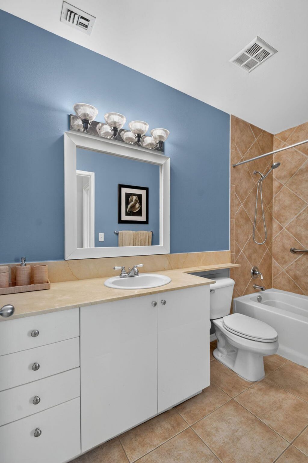 806 E Windward Way, Unit 108, Lantana, FL 33462 Photo