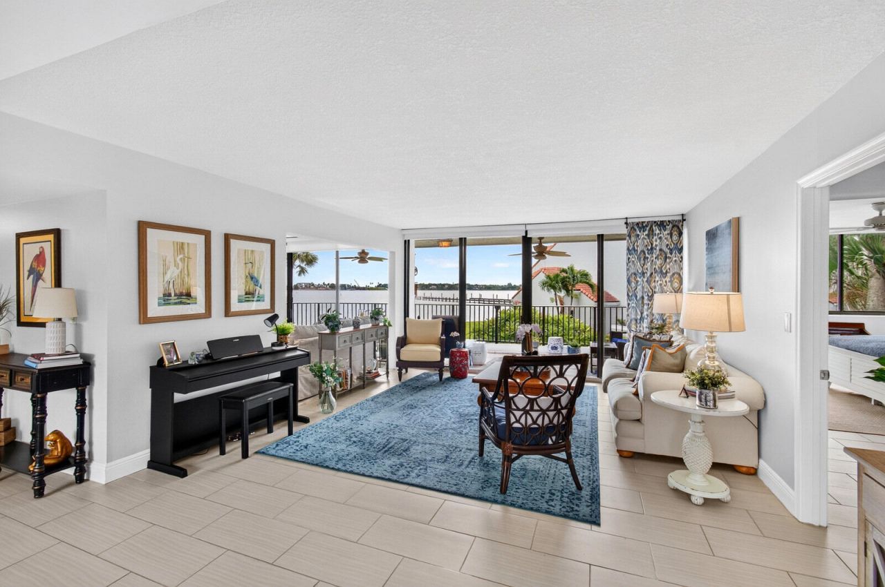 8200 Lakeshore Drive, Unit 2010, Hypoluxo, FL 33462 Photo