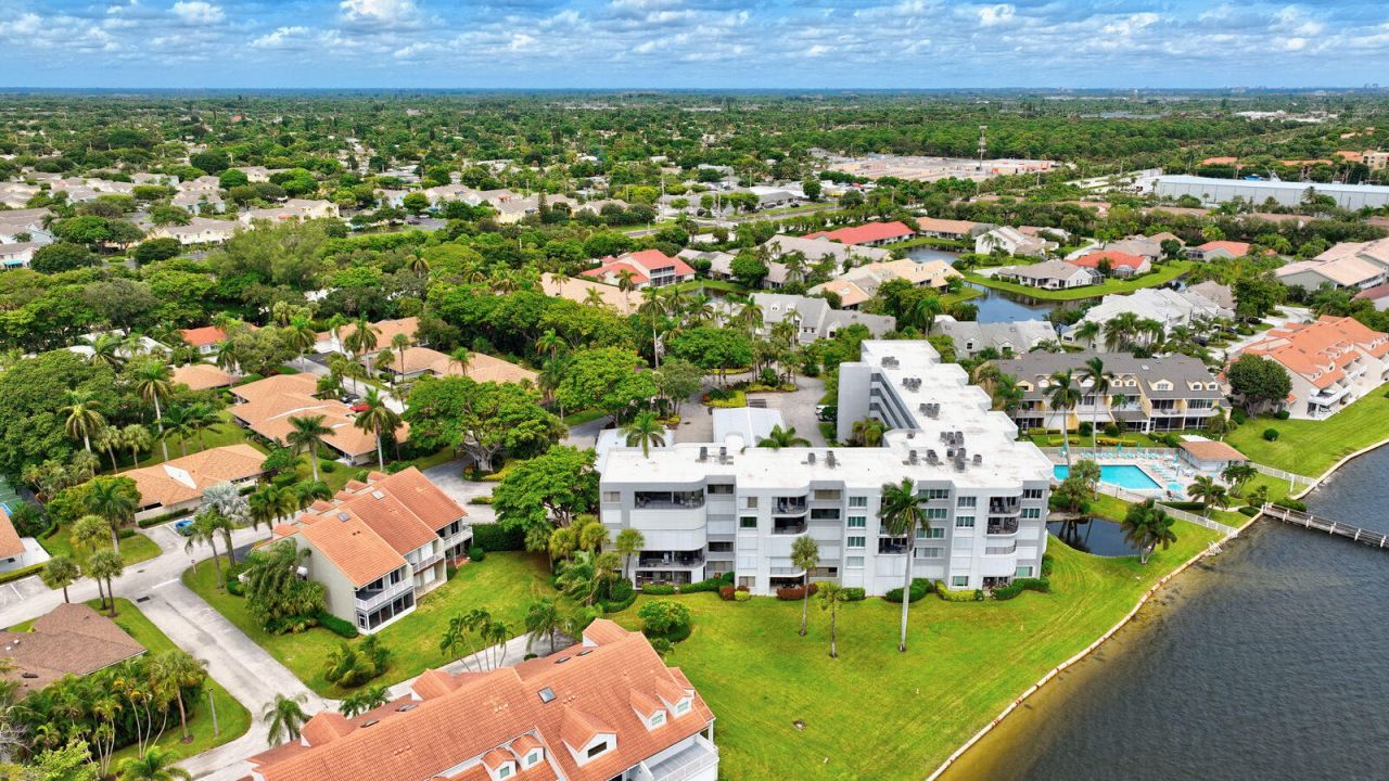 8200 Lakeshore Drive, Unit 2010, Hypoluxo, FL 33462 Photo