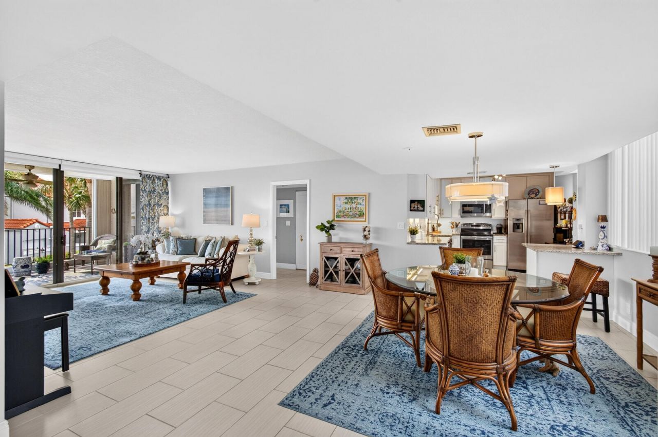 8200 Lakeshore Drive, Unit 2010, Hypoluxo, FL 33462 Photo