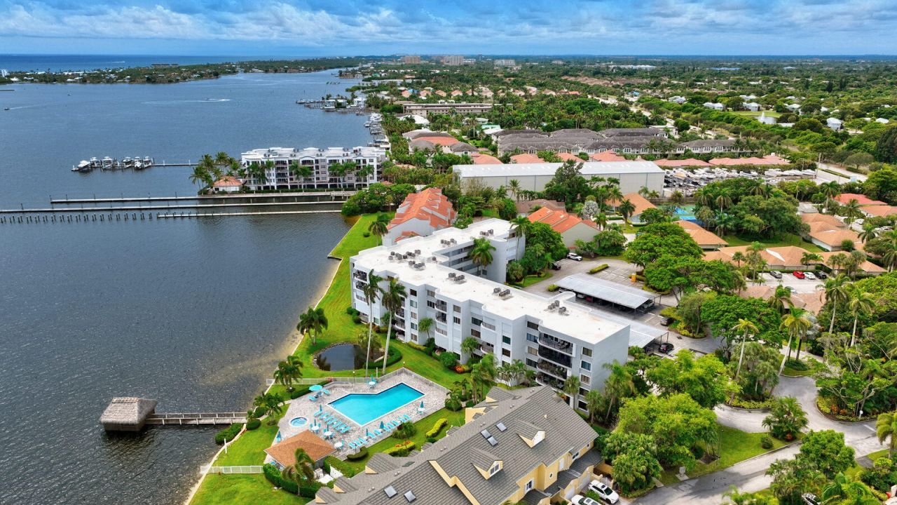 8200 Lakeshore Drive, Unit 2010, Hypoluxo, FL 33462 Photo