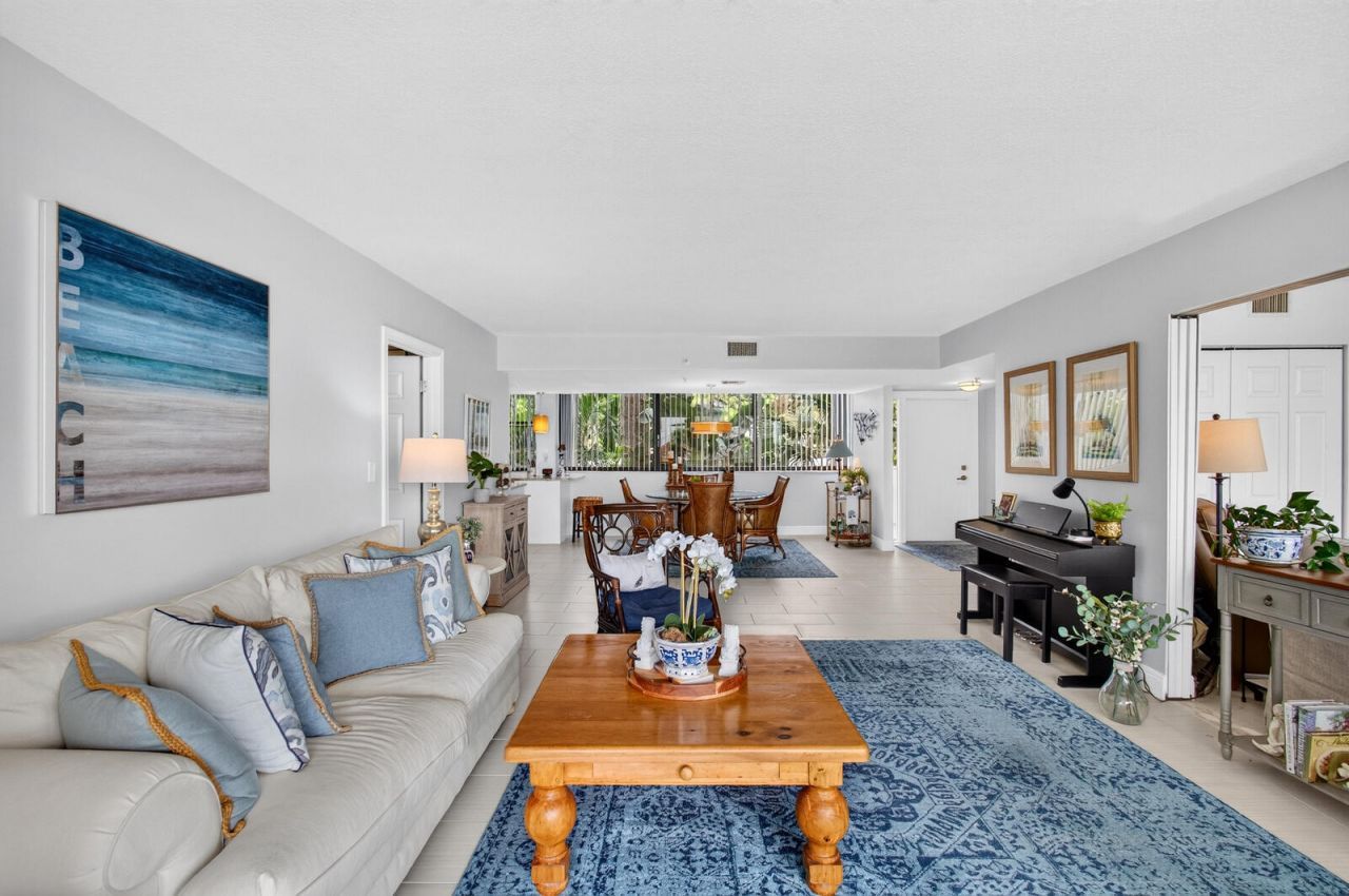 8200 Lakeshore Drive, Unit 2010, Hypoluxo, FL 33462 Photo