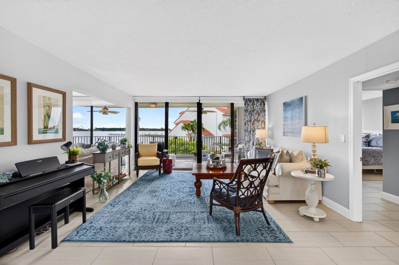 8200 Lakeshore Drive, Unit 2010, Hypoluxo, FL 33462 Photo