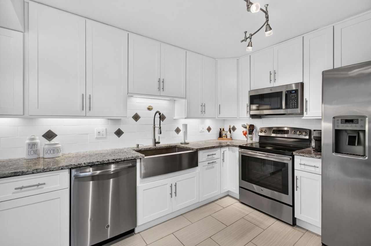 8200 Lakeshore Drive, Unit 2010, Hypoluxo, FL 33462 Photo