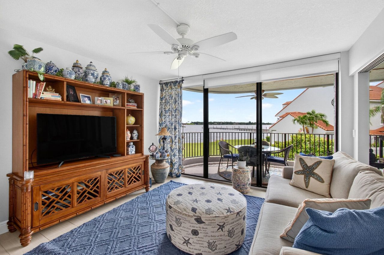 8200 Lakeshore Drive, Unit 2010, Hypoluxo, FL 33462 Photo