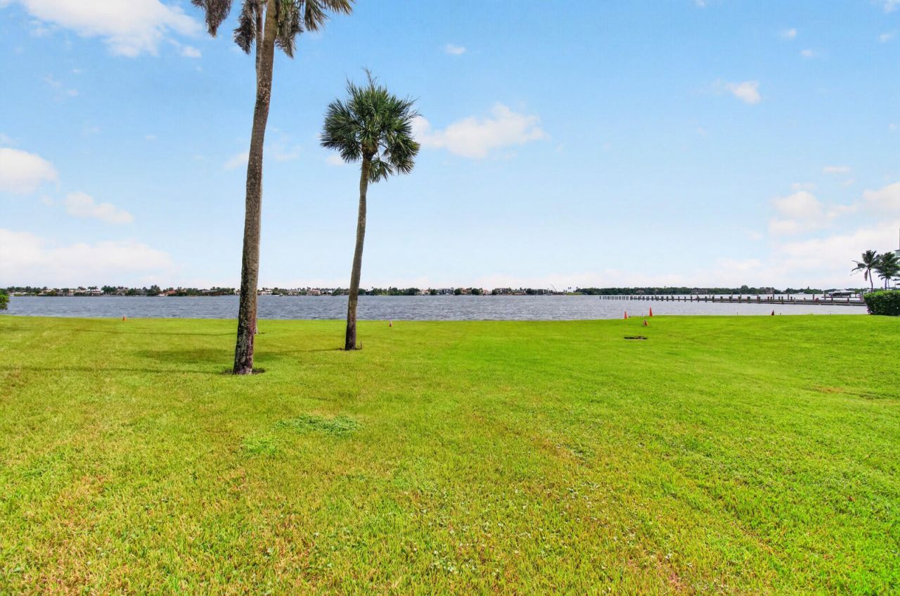 8200 Lakeshore Drive, Unit 2010, Hypoluxo, FL 33462 Photo