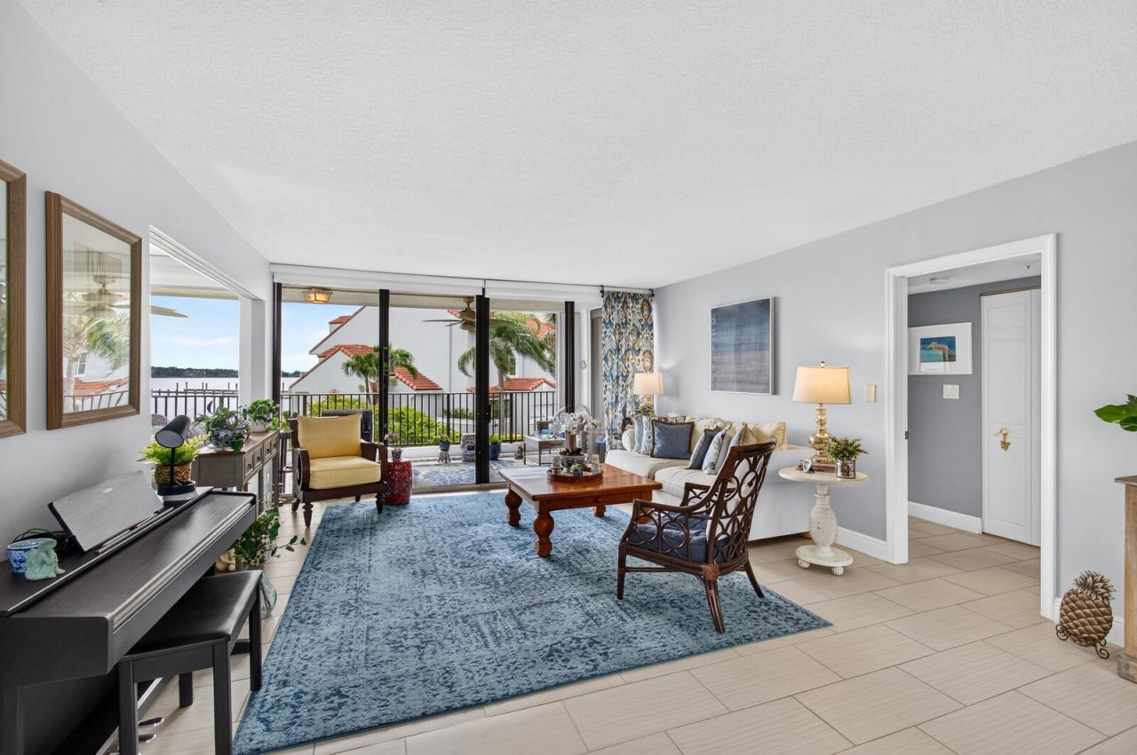 8200 Lakeshore Drive, Unit 2010, Hypoluxo, FL 33462 Photo