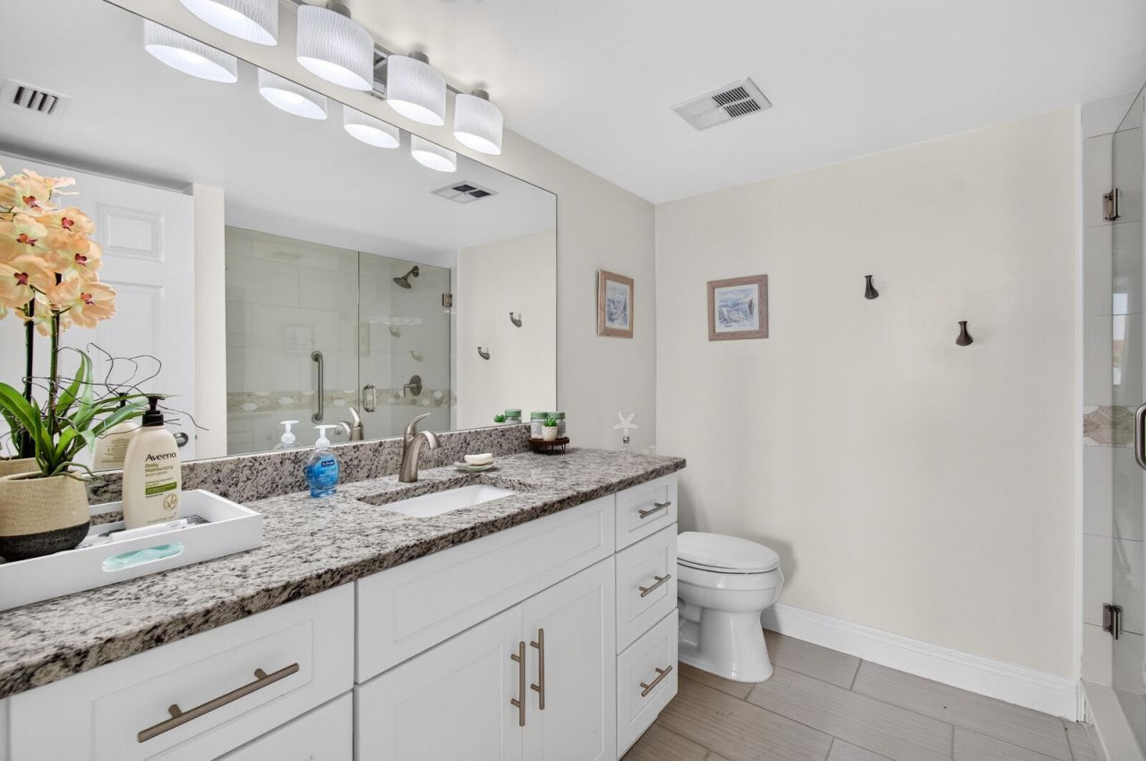 8200 Lakeshore Drive, Unit 2010, Hypoluxo, FL 33462 Photo