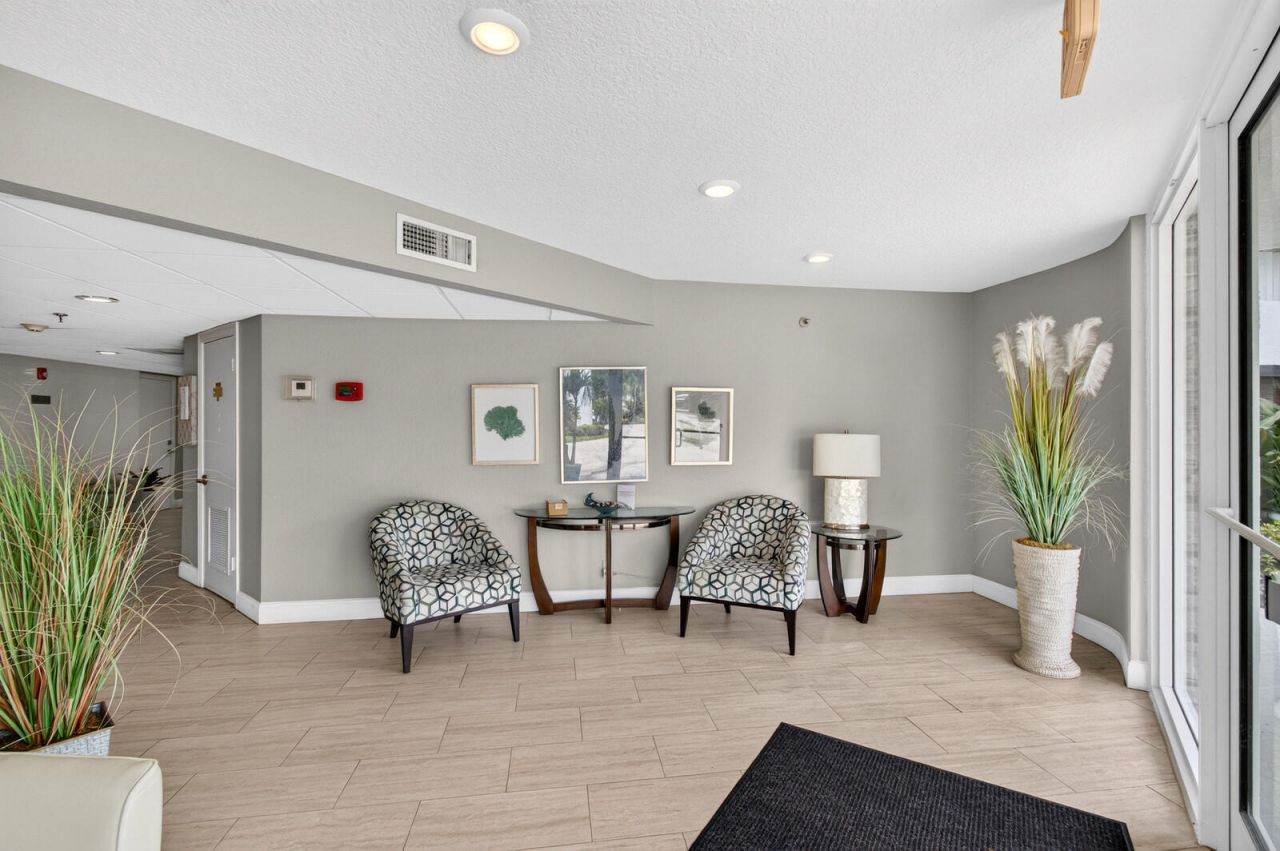 8200 Lakeshore Drive, Unit 2010, Hypoluxo, FL 33462 Photo
