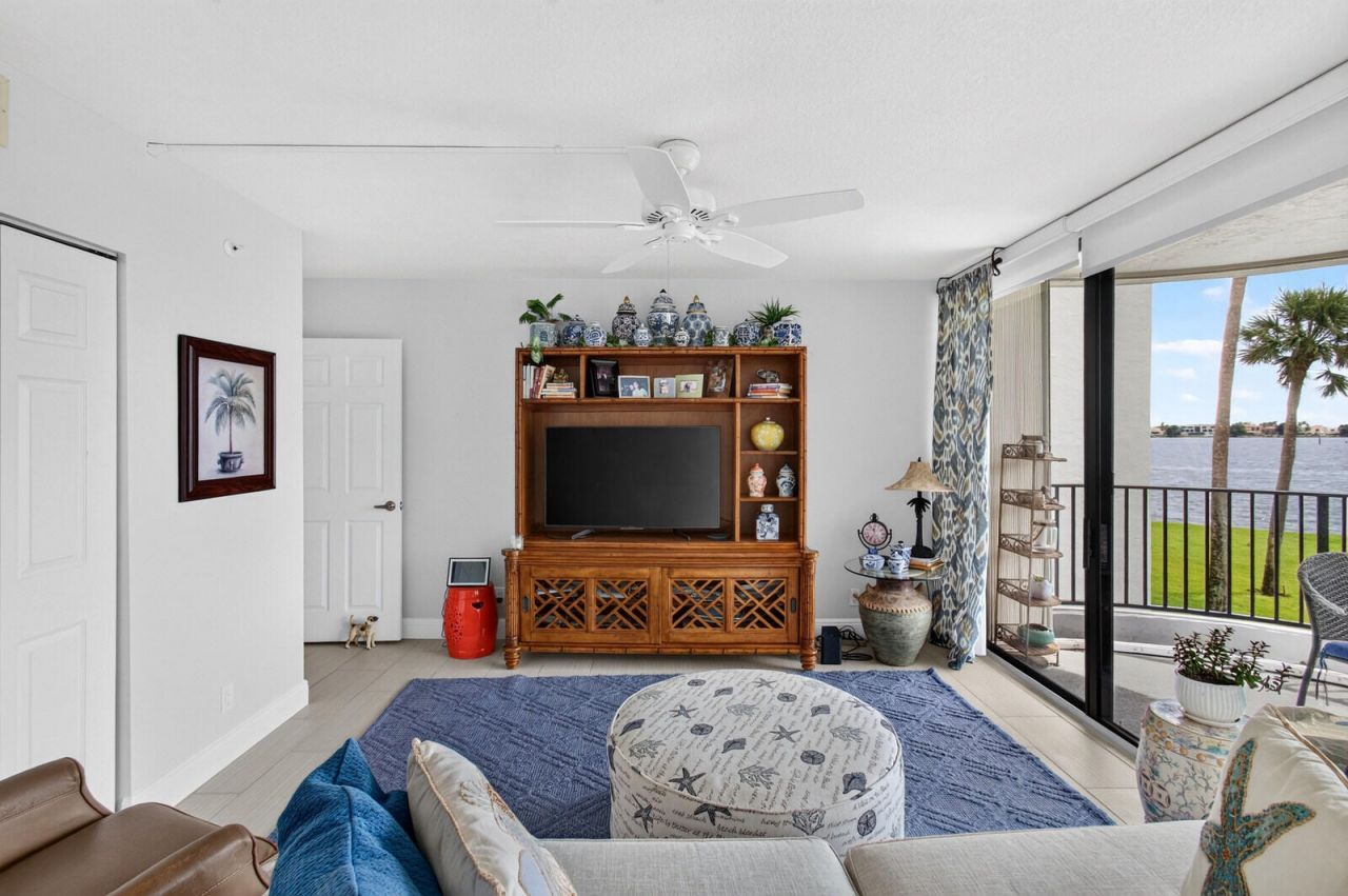 8200 Lakeshore Drive, Unit 2010, Hypoluxo, FL 33462 Photo