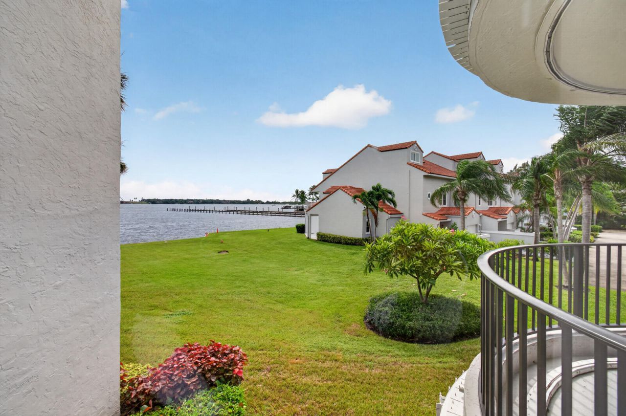 8200 Lakeshore Drive, Unit 2010, Hypoluxo, FL 33462 Photo