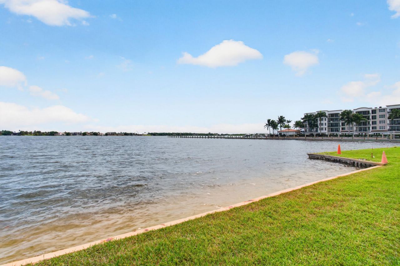 8200 Lakeshore Drive, Unit 2010, Hypoluxo, FL 33462 Photo