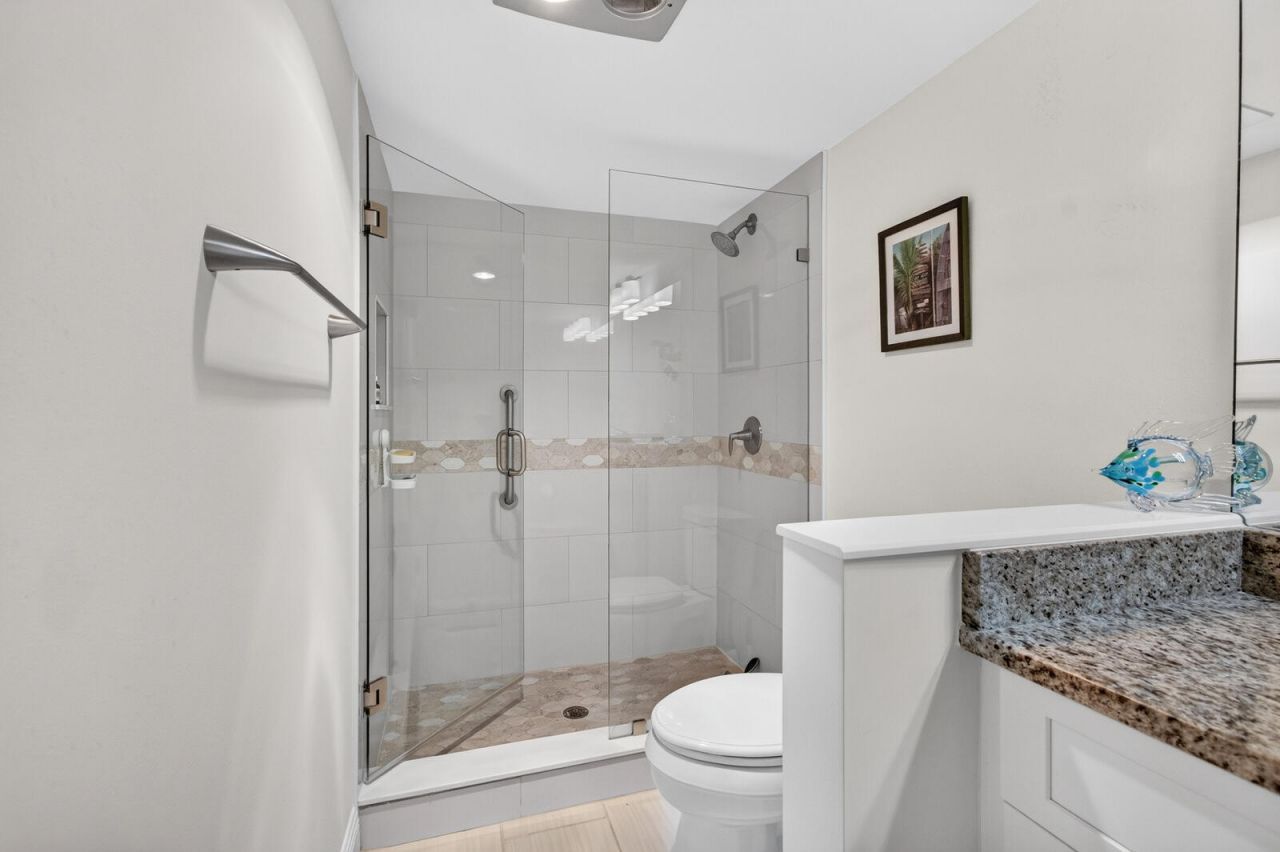 8200 Lakeshore Drive, Unit 2010, Hypoluxo, FL 33462 Photo