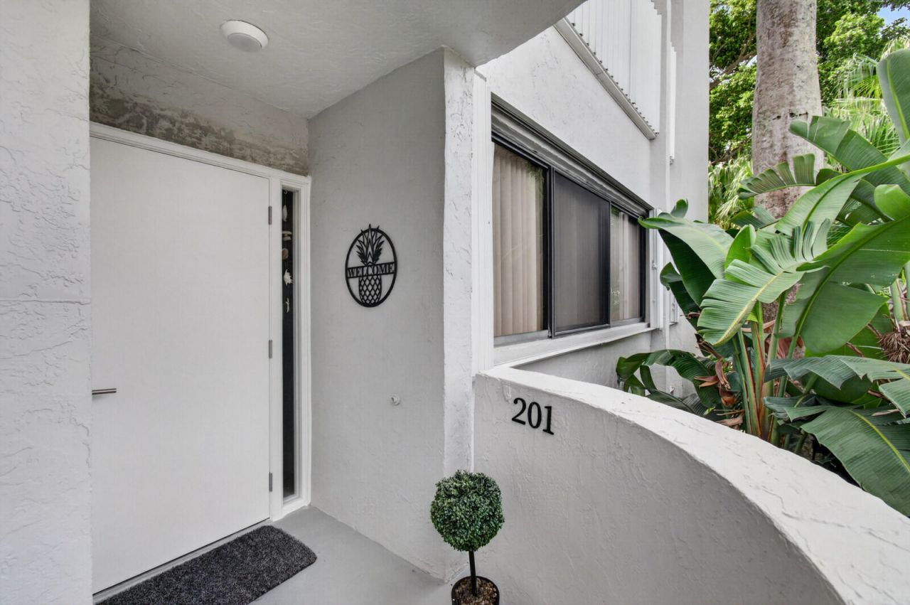 8200 Lakeshore Drive, Unit 2010, Hypoluxo, FL 33462 Photo
