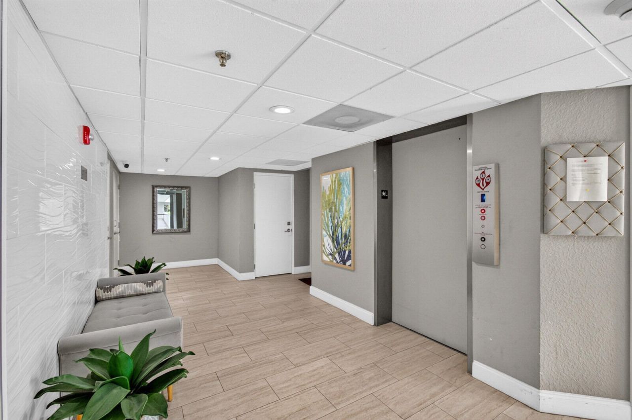8200 Lakeshore Drive, Unit 2010, Hypoluxo, FL 33462 Photo