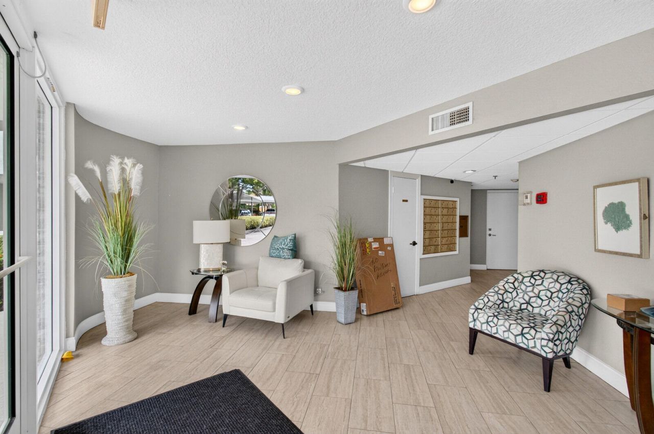 8200 Lakeshore Drive, Unit 2010, Hypoluxo, FL 33462 Photo