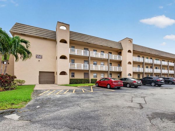 9360 Sunrise Lakes Boulevard, Unit 108, Sunrise, FL 33322