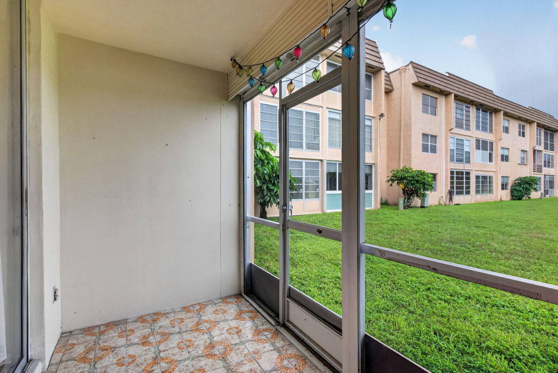 9360 Sunrise Lakes Boulevard, Unit 108, Sunrise, FL 33322 Photo