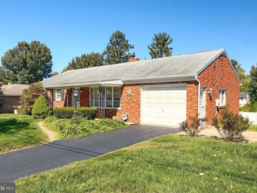 2239 SYCAMORE ROAD, YORK, PA 17408