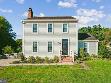 6 BENTLEY DRIVE, STERLING, VA 20165