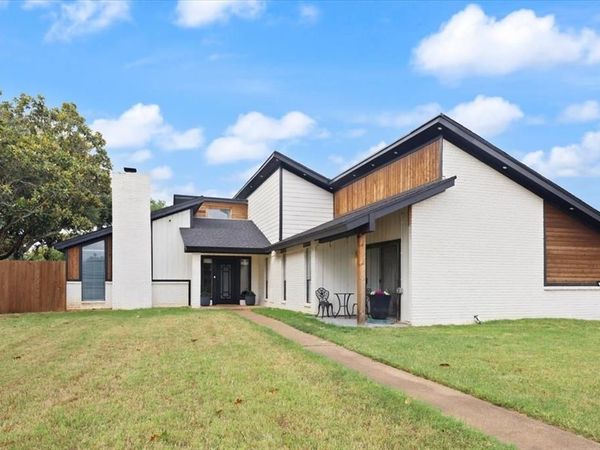 104 San Medina Lane, Joshua, TX 76058