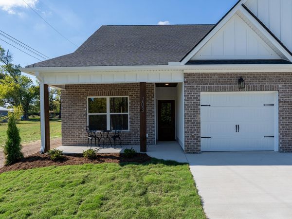 2221 Jenkins Road, Unit 105, Chattanooga, TN 37421