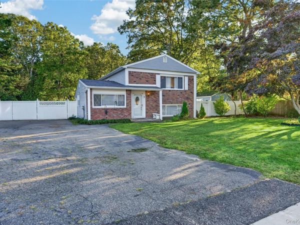3 Jasper Avenue , Patchogue, NY 11772