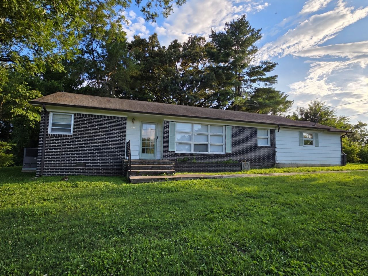300 Edgewater Dr, Winchester, TN 37398 Main Photo