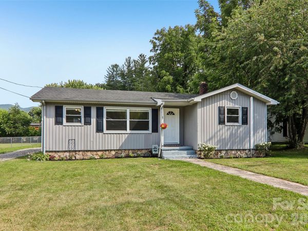 363 Killian Street , Waynesville, NC 28786