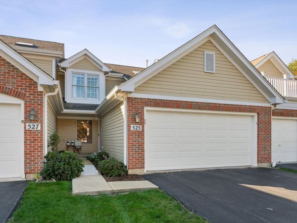 525 Bradbury Lane , Geneva, IL 60134