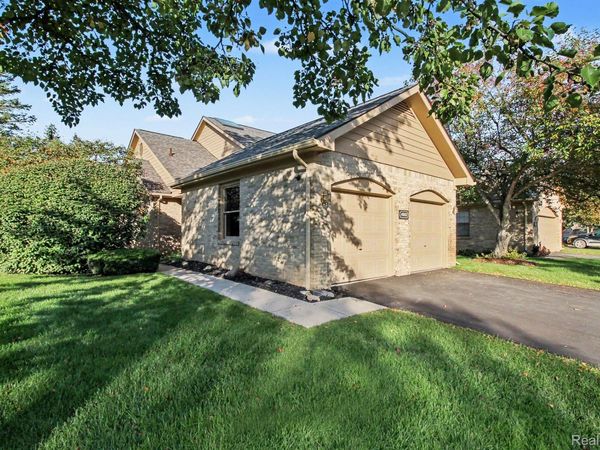 4920 Fairways Drive, Genoa Township, Mi 48116