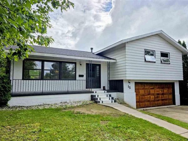 15 11th Street NW, Chisholm, MN 55719
