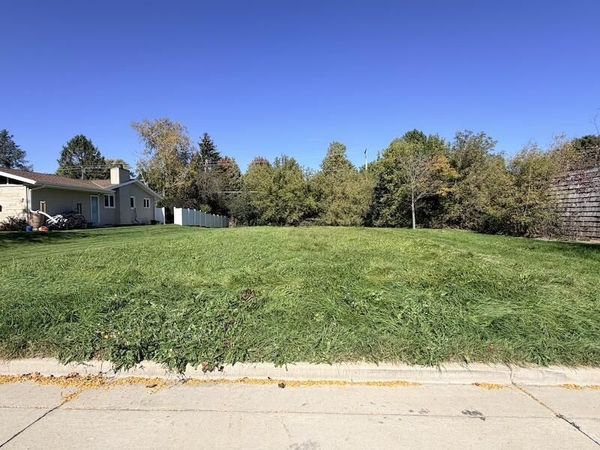 54 Steeplechase Dr, Racine, WI 53402