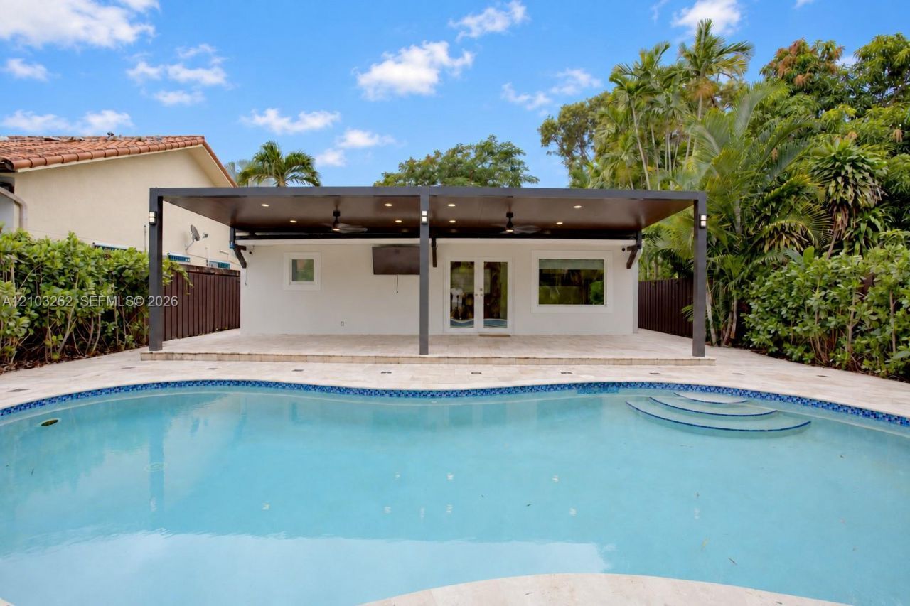 6129 SW 28th St , Miami, FL 33155 Photo