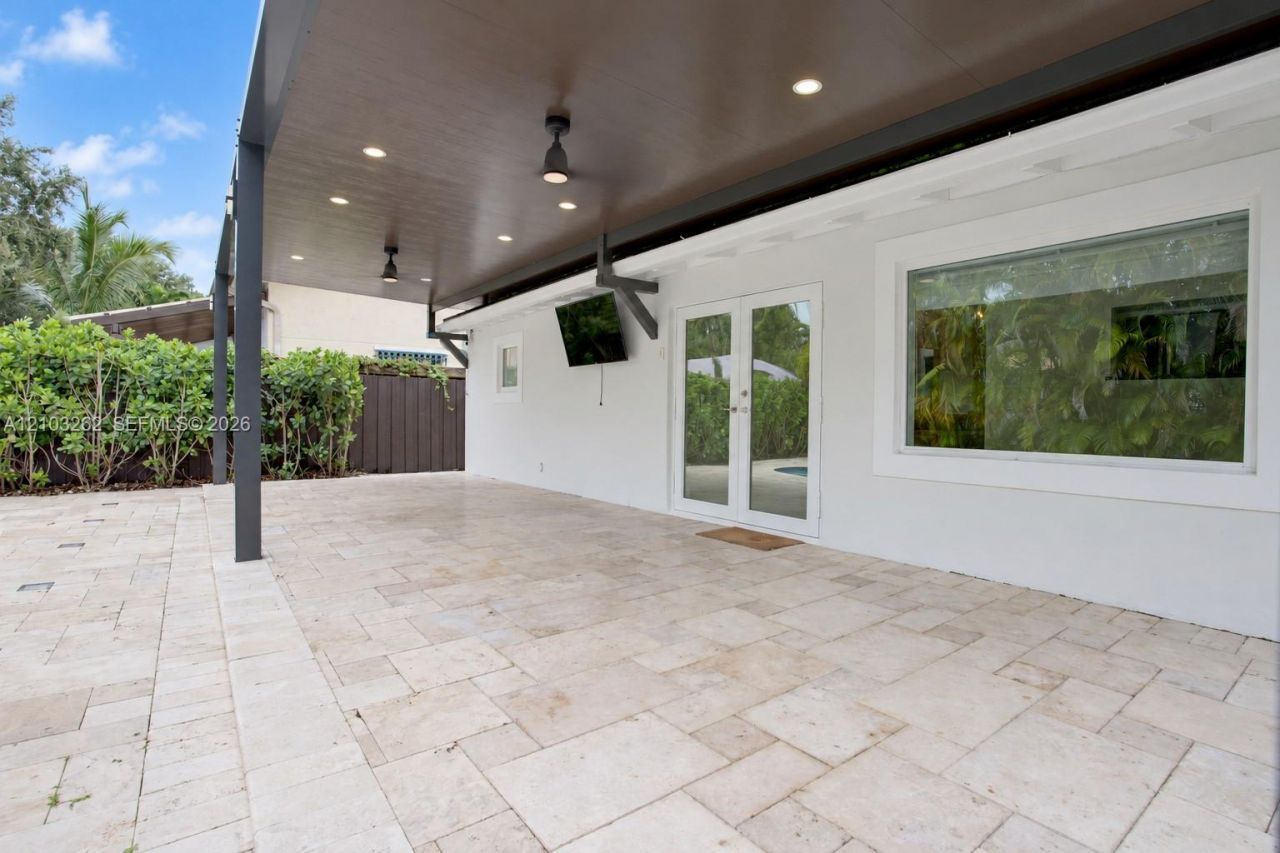 6129 SW 28th St , Miami, FL 33155 Photo