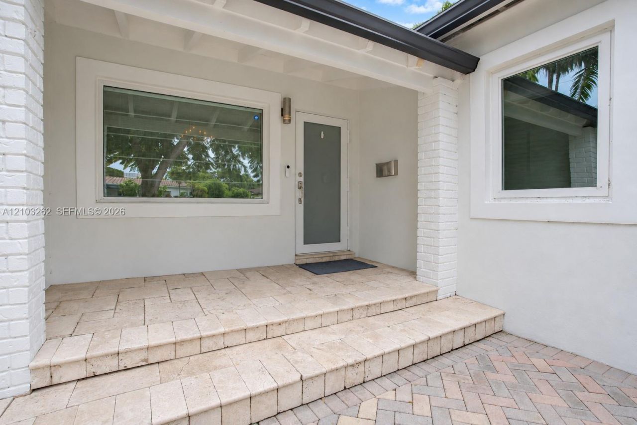 6129 SW 28th St , Miami, FL 33155 Photo