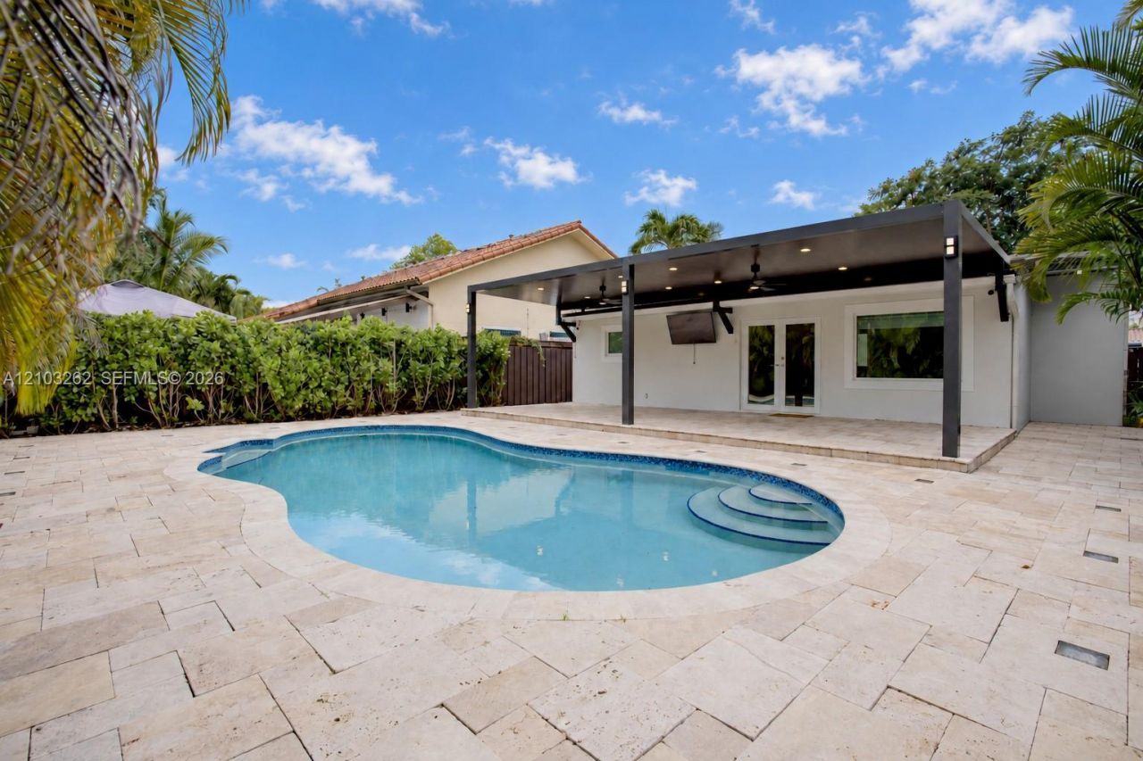 6129 SW 28th St , Miami, FL 33155 Photo