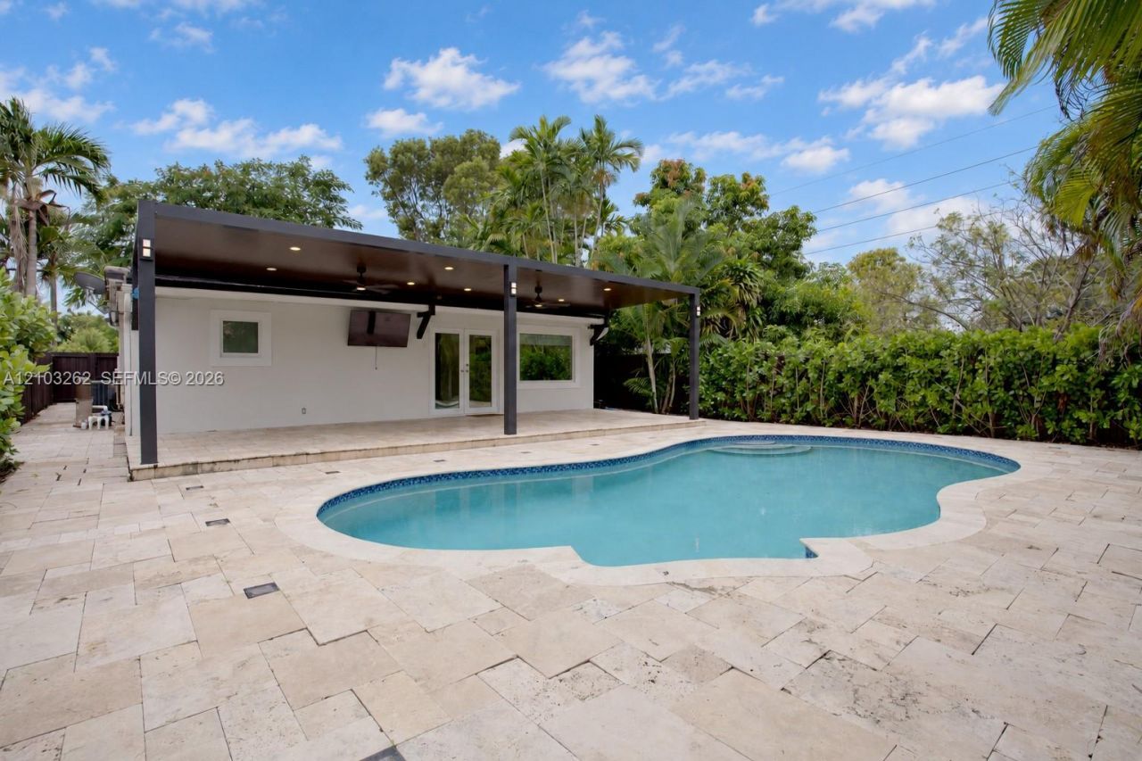6129 SW 28th St , Miami, FL 33155 Photo