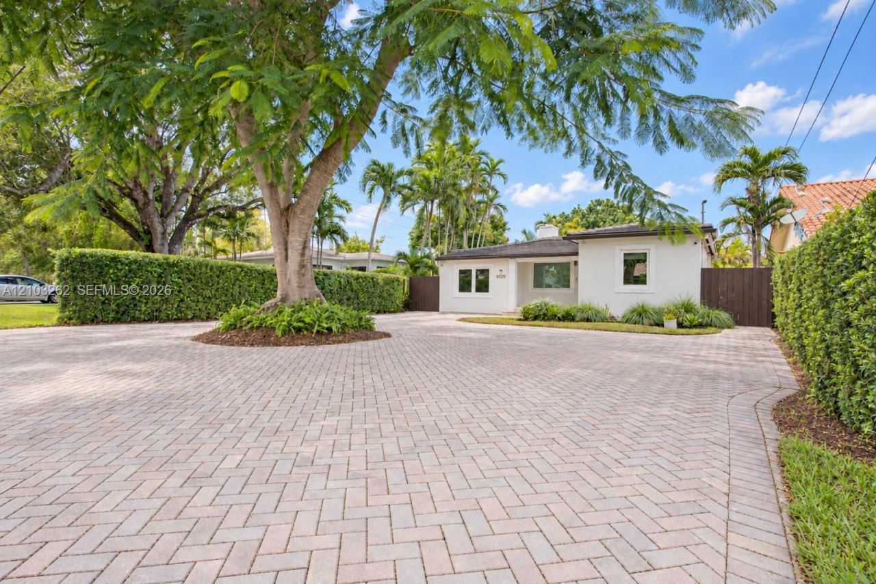 6129 SW 28th St , Miami, FL 33155 Photo